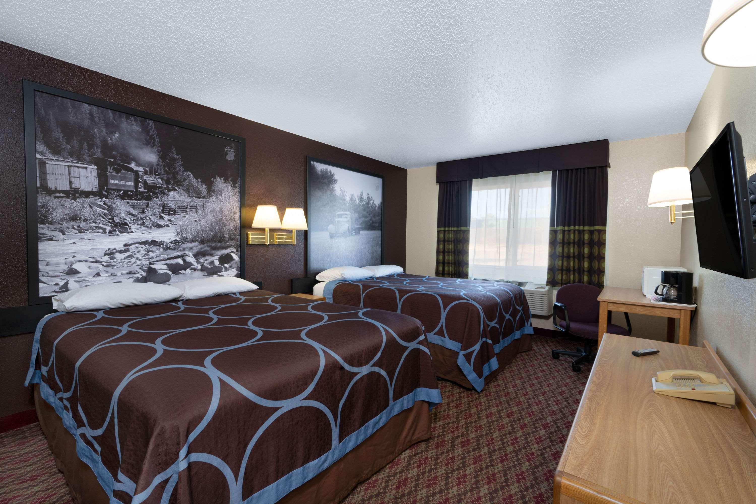 Super 8 By Wyndham Fountain Hotell Exteriör bild